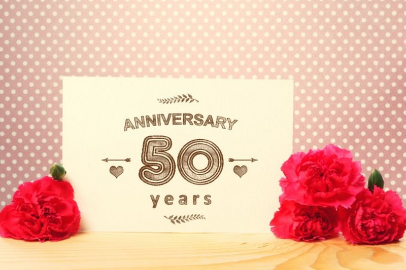 Anniversario-50-anni-matrimonio-frasi-dediche_800x533